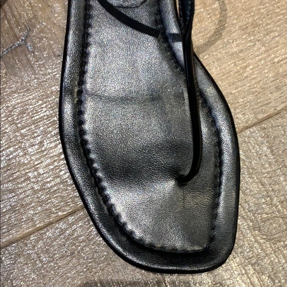 Size 35 black Prada sandals flat patent leather - Picture 3 of 4